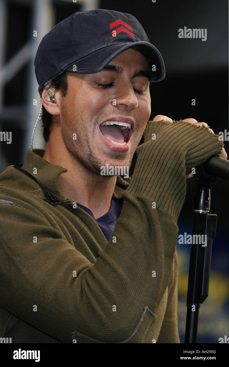 ENRIQUE IGLESIAS  Spanish-born singer songwriter in 2007 Stock Photo