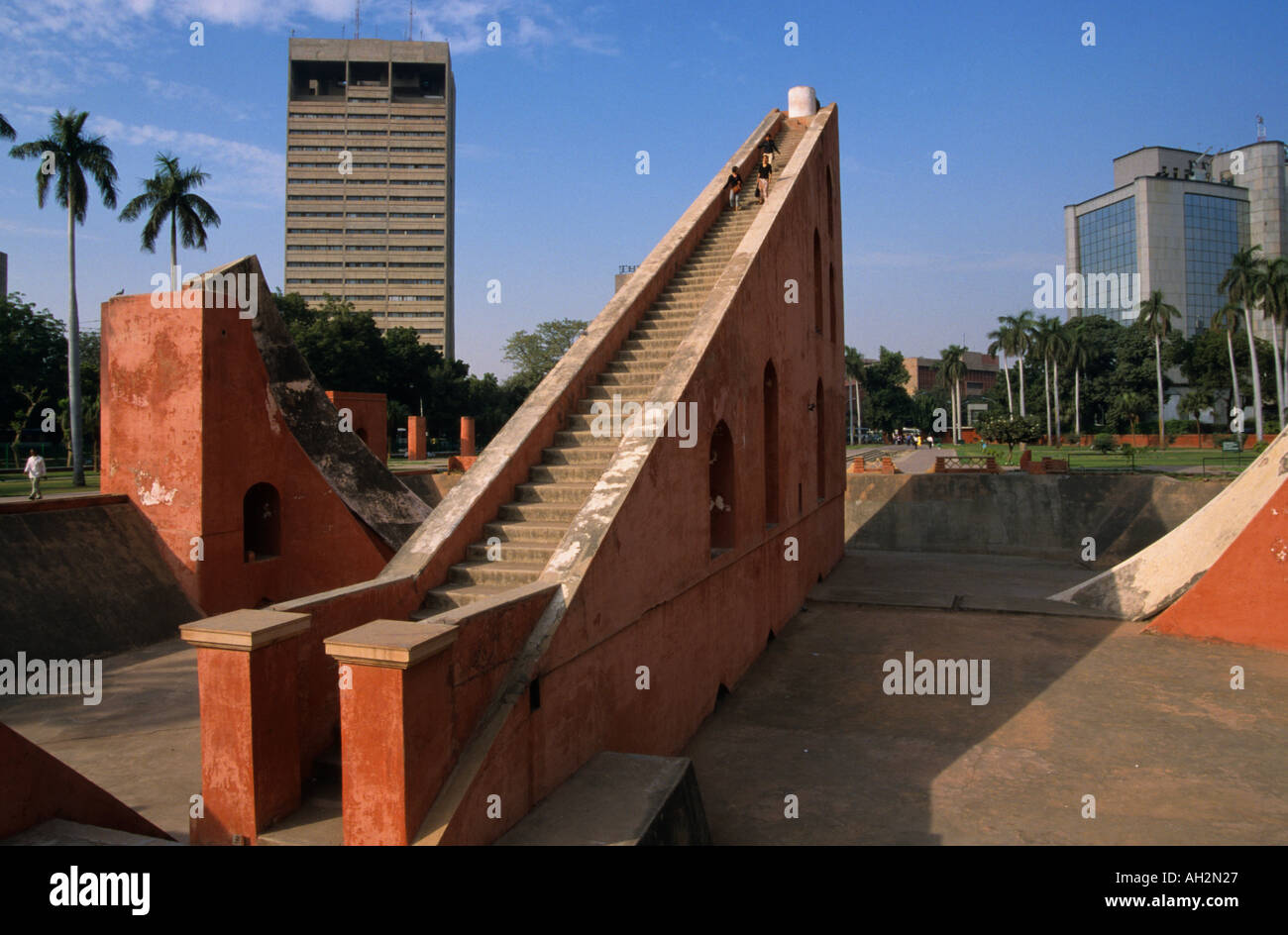 Giant sundial at Delhi Observatory New Delhi India Stock Photo Alamy