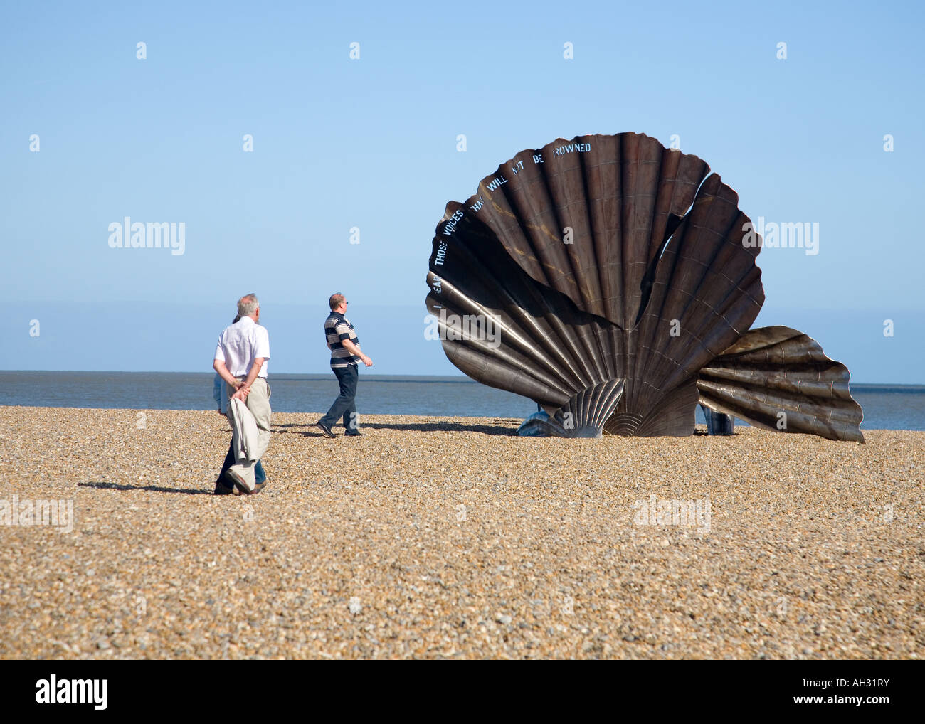 Aldeburgh, Suffolk, England, 'Scallop' shell sculpture by Maggi Hambling in honour of Benjamin Britten Stock Photo