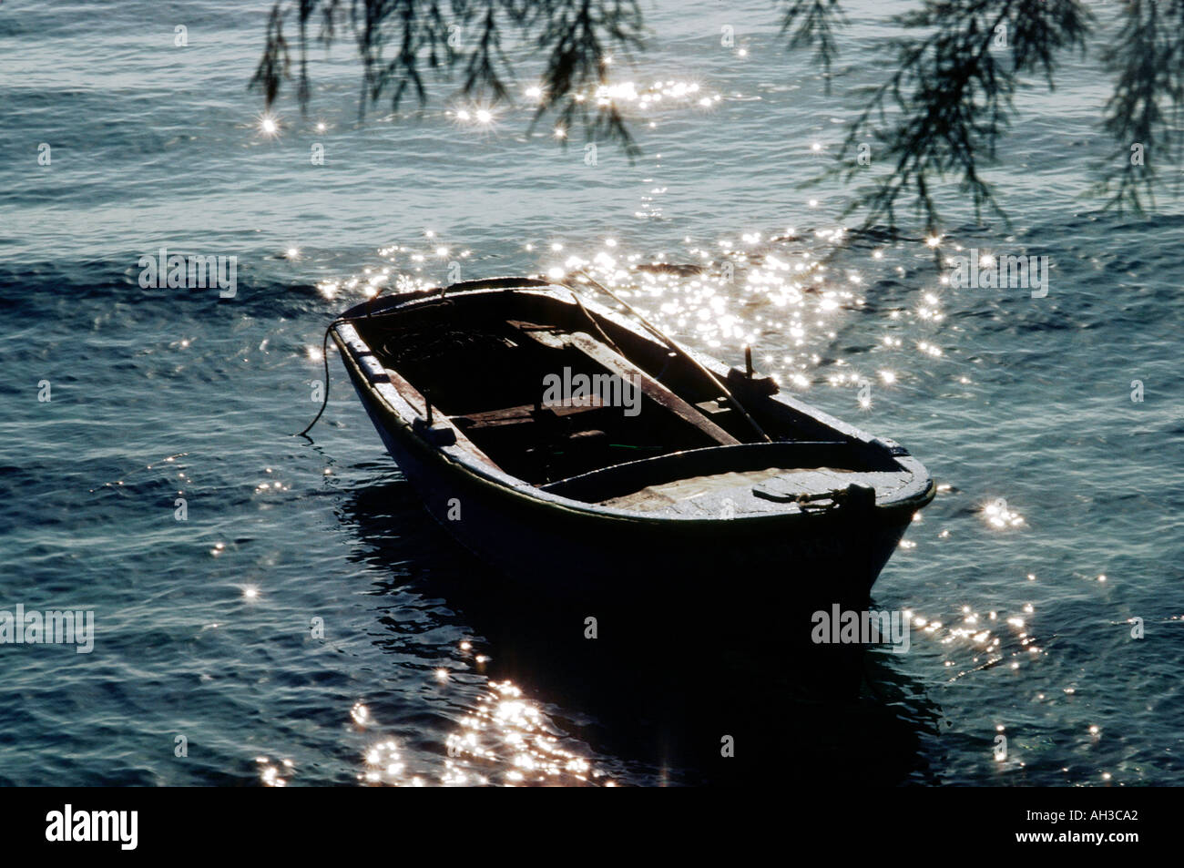 Boat rocking hi-res stock photography and images - Alamy