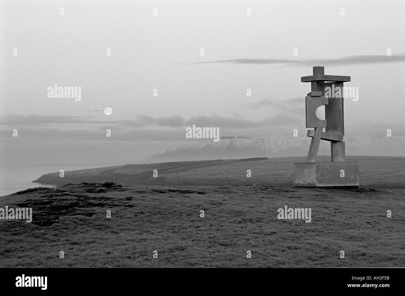 Monolithic sculpture Black and White Stock Photos & Images - Alamy