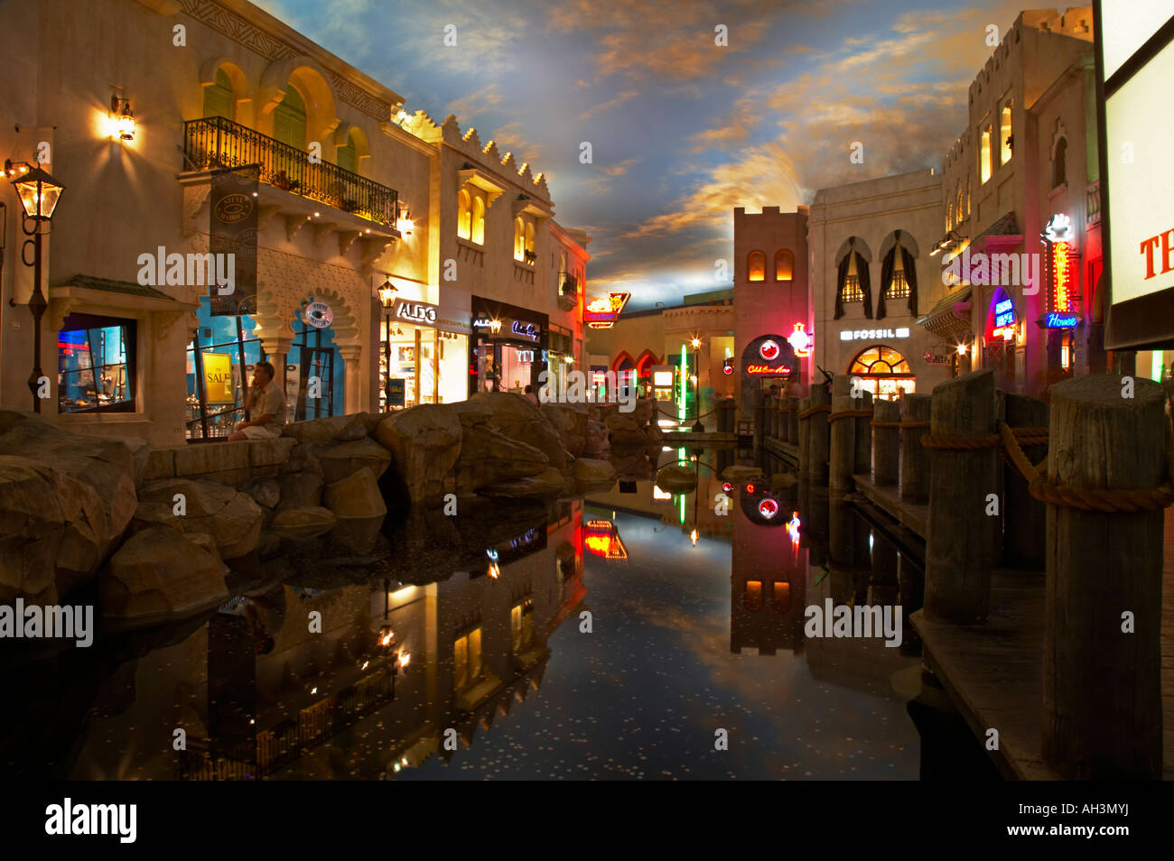 Shops in the shopping arcade at the Planet Hollywood Hotel, Las Vegas Stock  Photo - Alamy