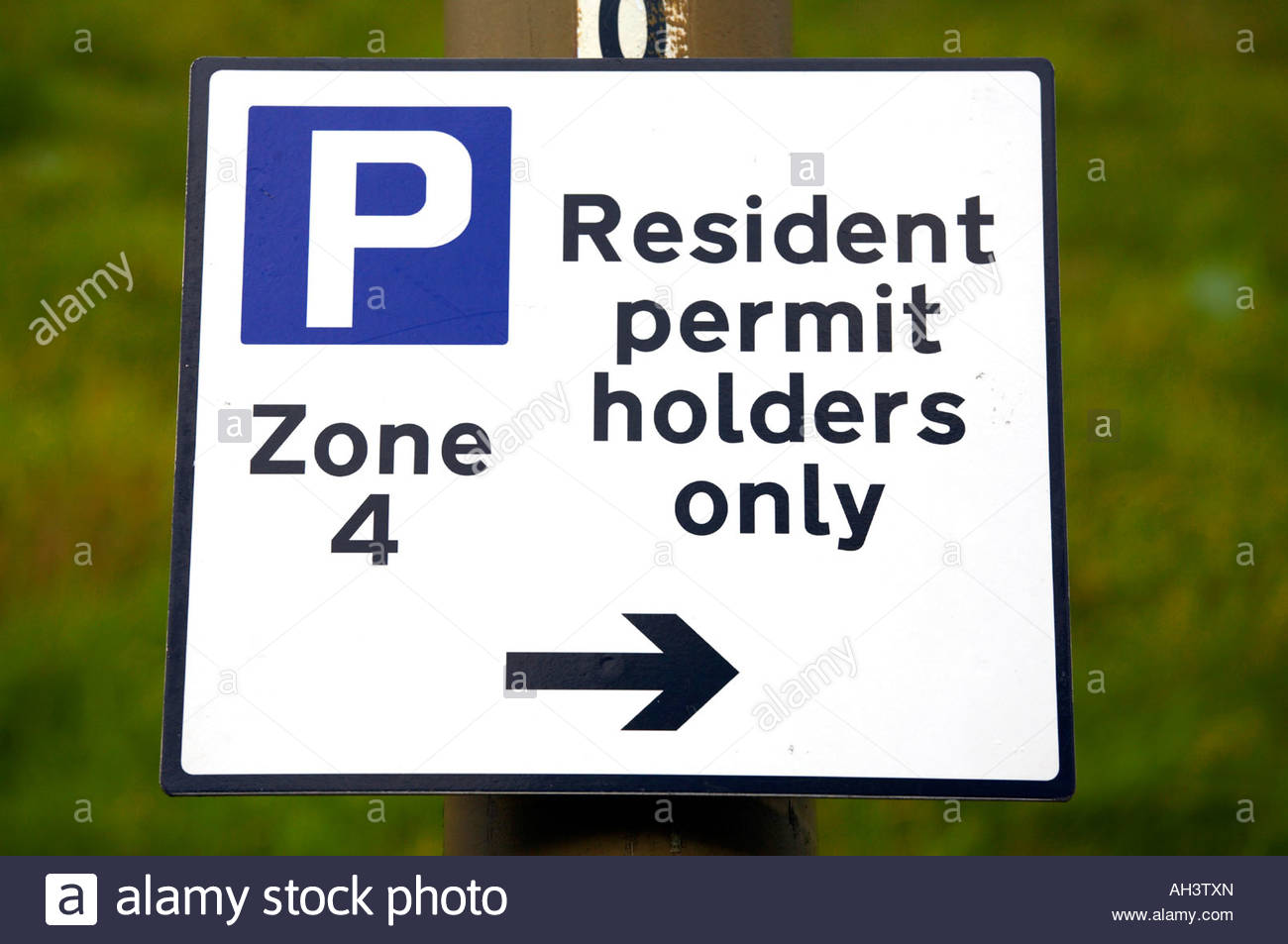 Parking signpost for resident permit holders Stock Photo Alamy