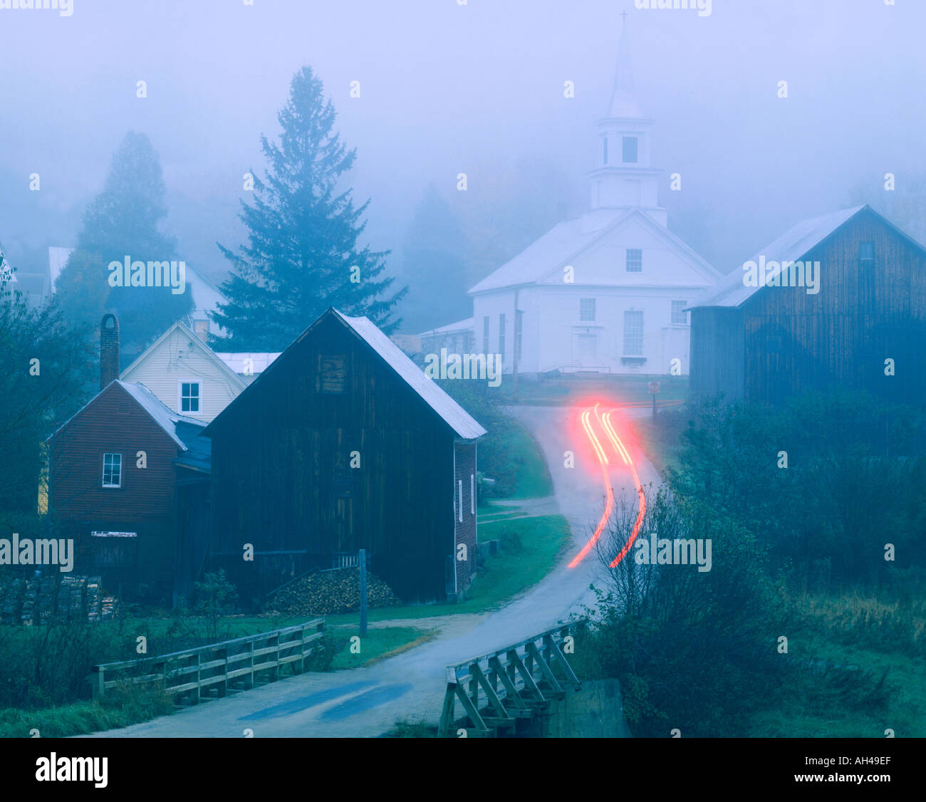 Rural usa fog and lights hi-res stock photography and images - Alamy