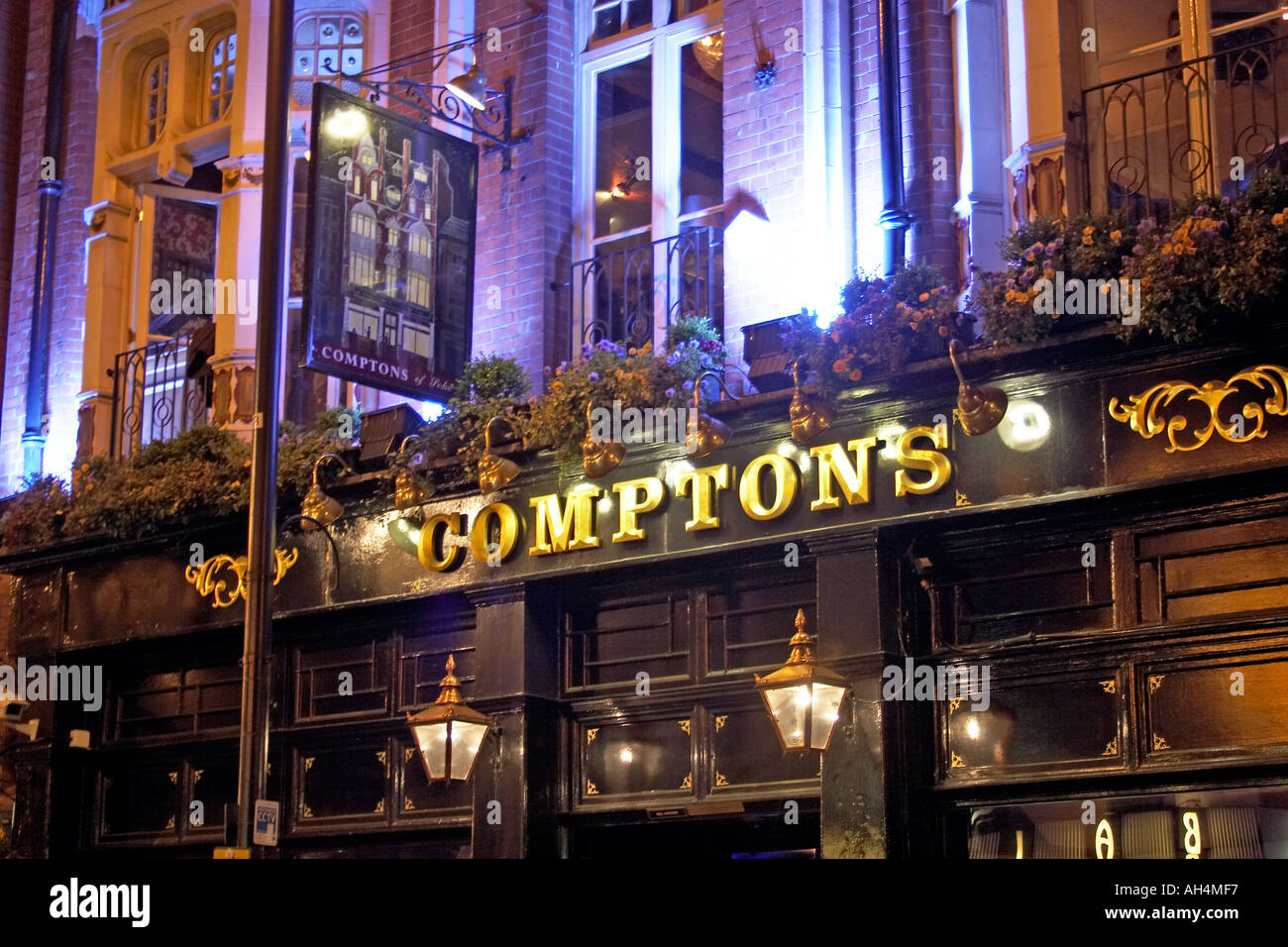 Comptons pub soho london hires stock photography and images Alamy
