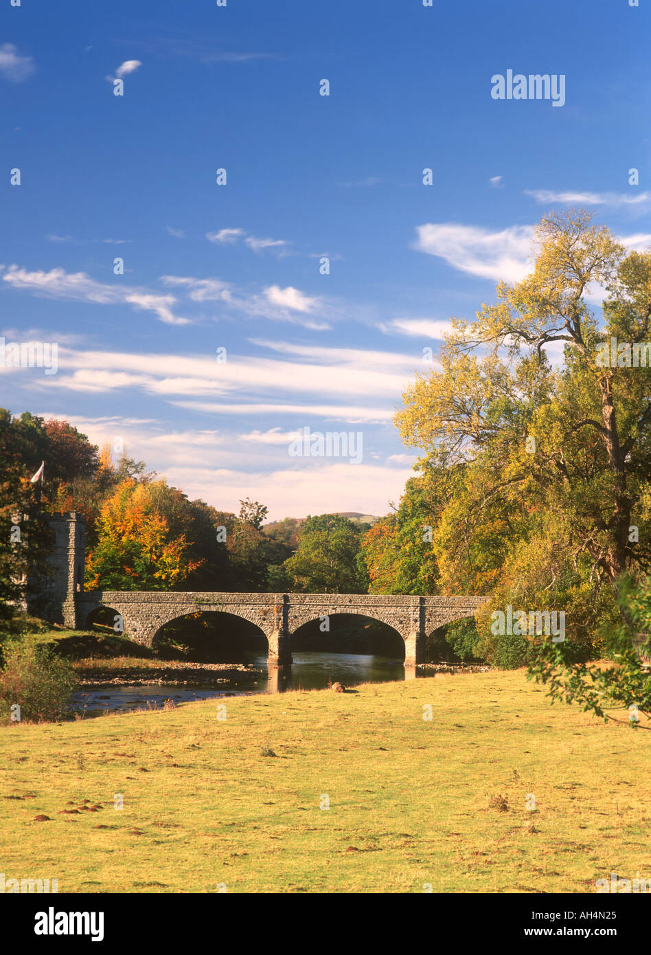 Bridge over river usk wales hi-res stock photography and images - Alamy