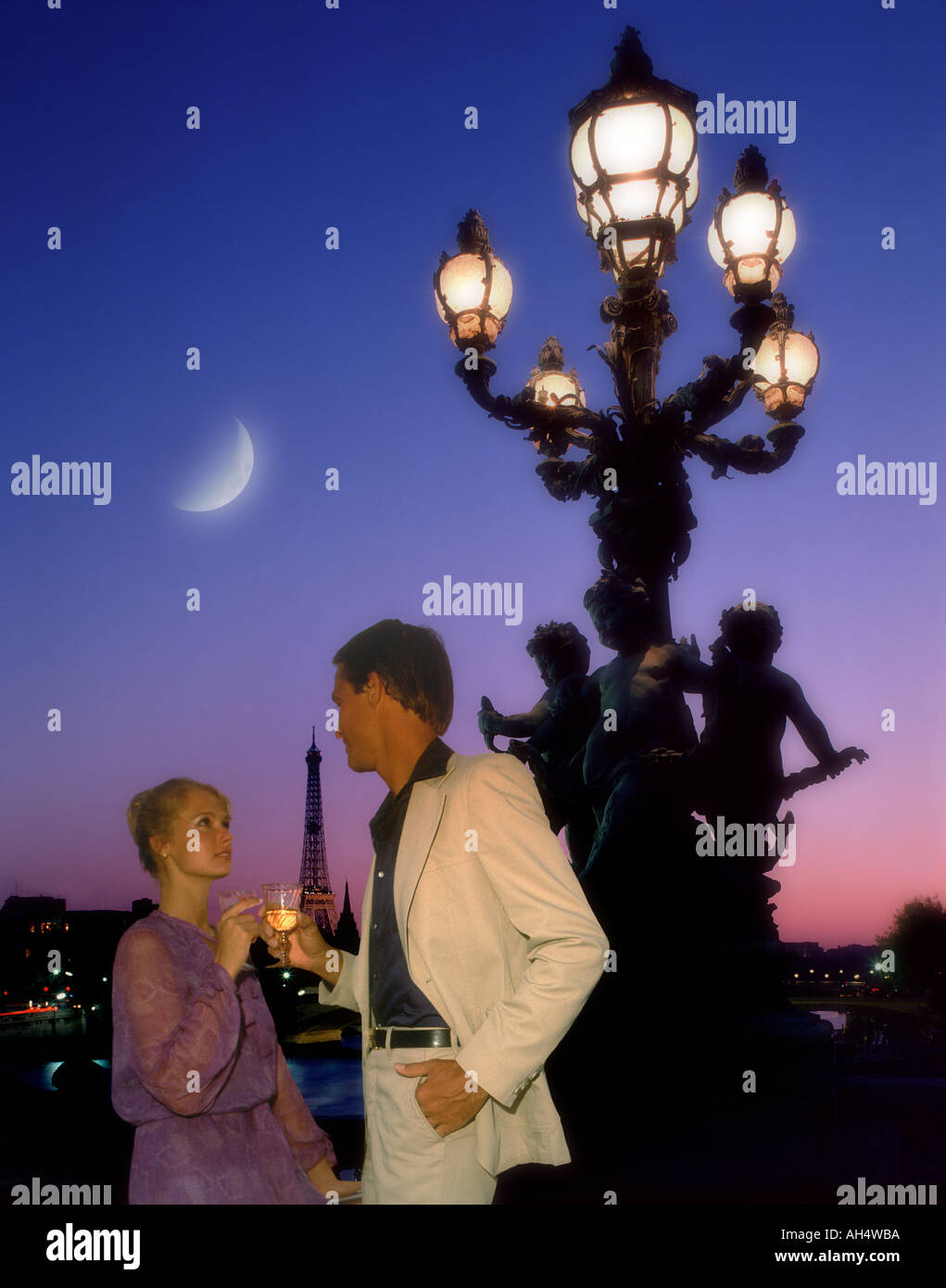 FR - PARIS: Couple on Pont Alexandre III Stock Photo