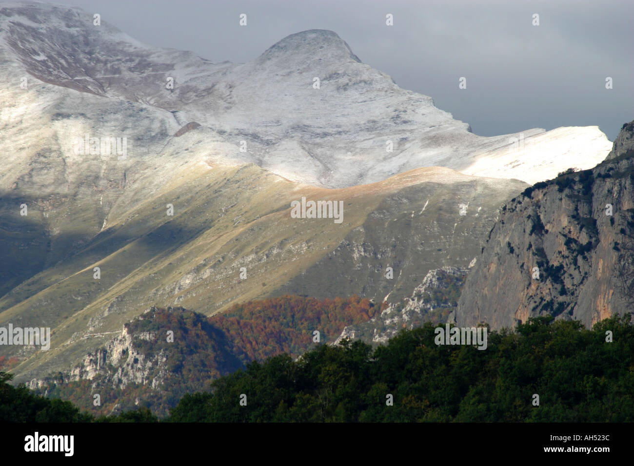 The beautiful  Sibillini Mountains of Le Marche are part of the Appennino Centrale  in Italy Stock Photo