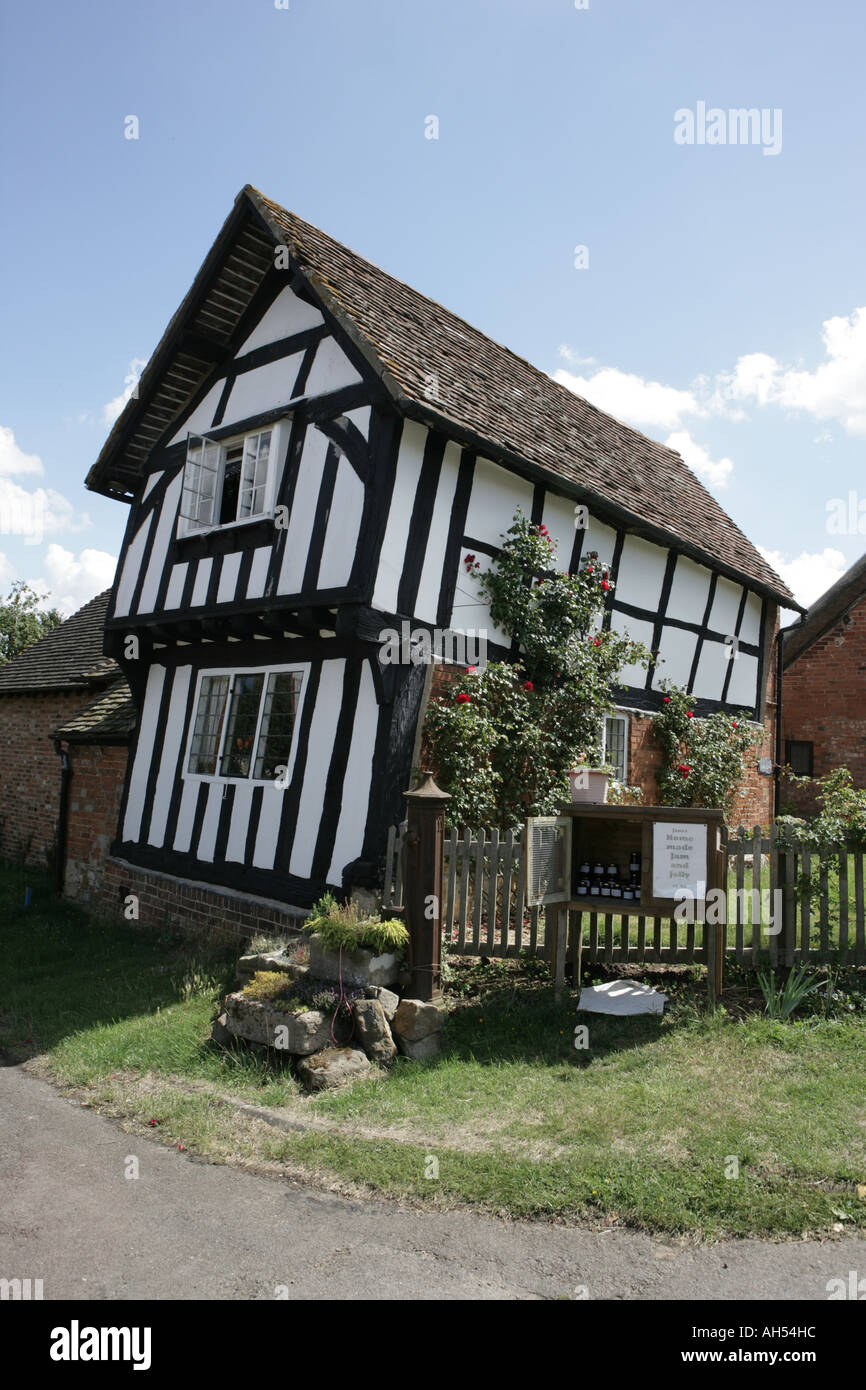 Preston on Stour an attractive village of old house south of Stratford