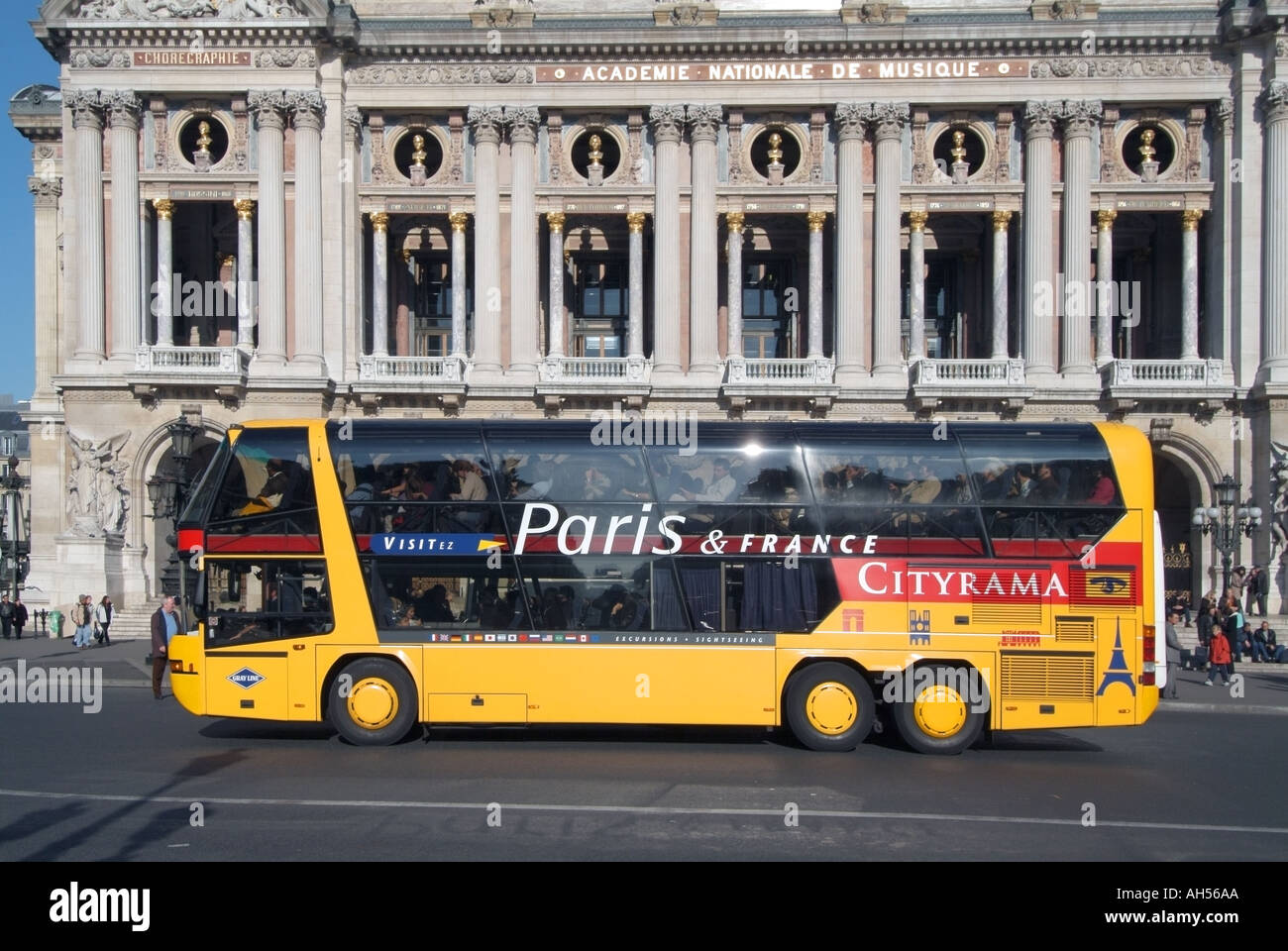 Paris sightseeing coach outside Charles Garniers Opera House Stock Photo -  Alamy