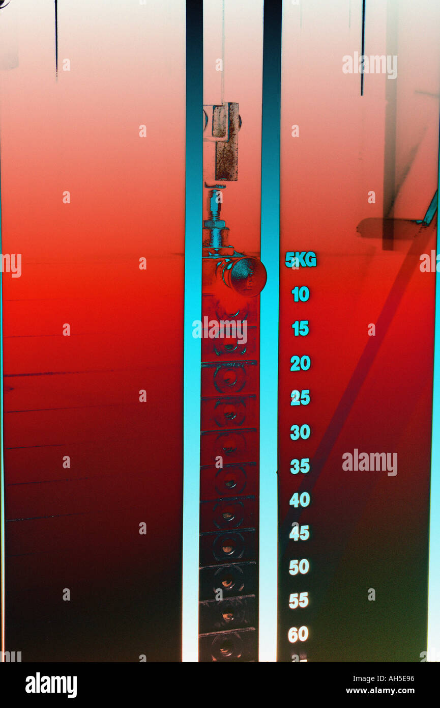 Weights machine Stock Photo - Alamy