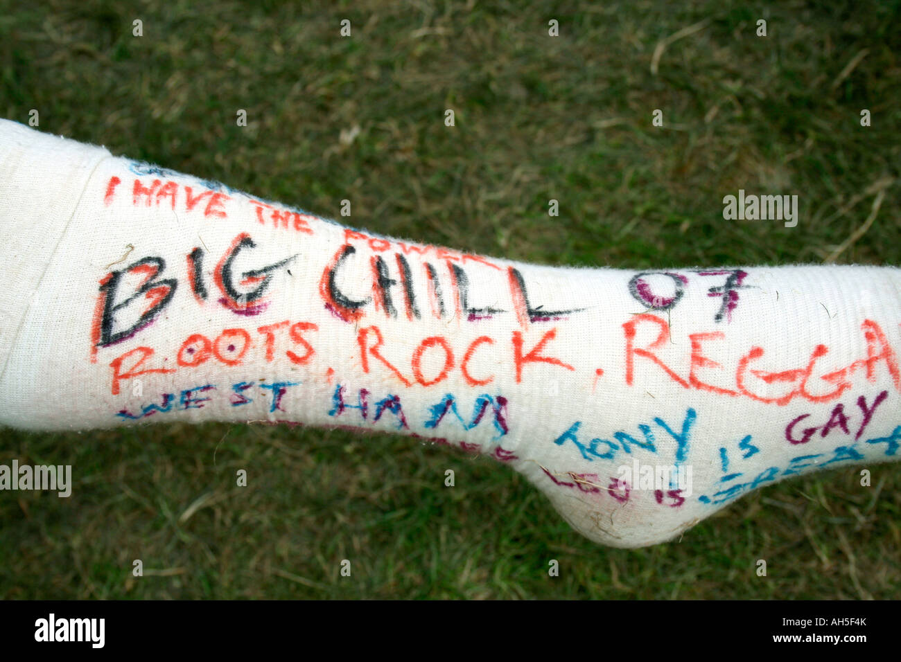 Signed cast hi-res stock photography and images - Alamy