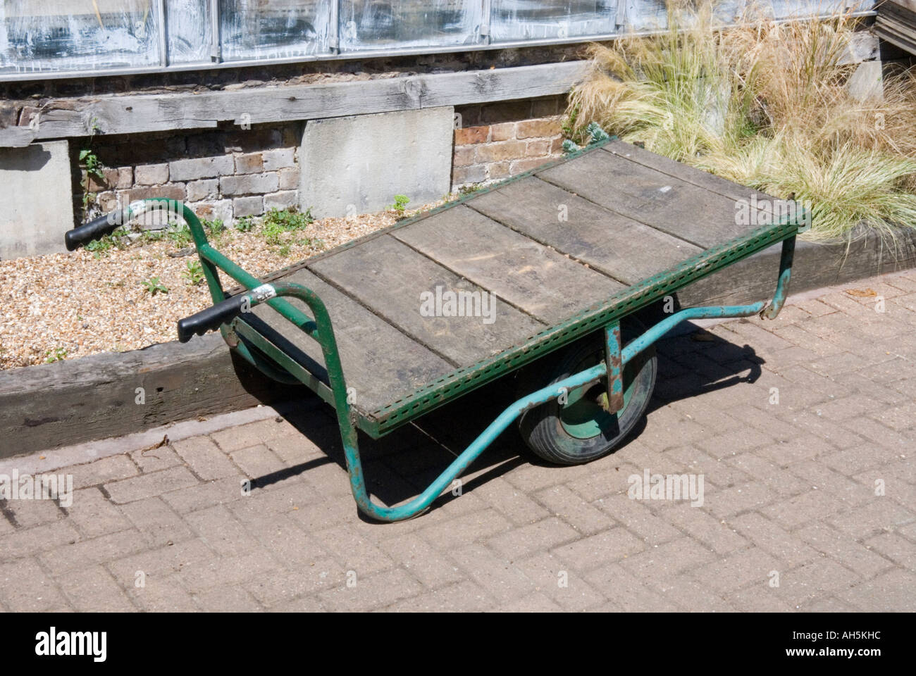 Gardening trolley hi-res stock photography and images - Alamy