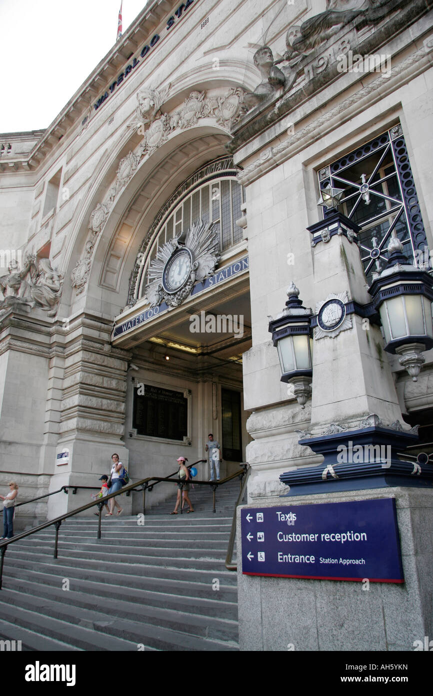 Waterloo train station Stock Photo Alamy