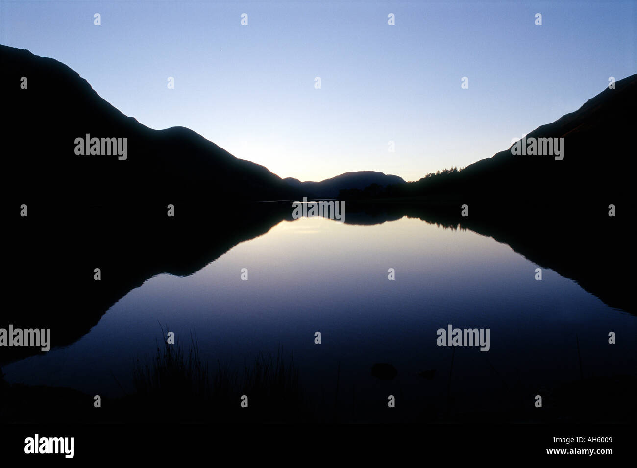 Outline silhouette lake district mountains hi-res stock photography and ...