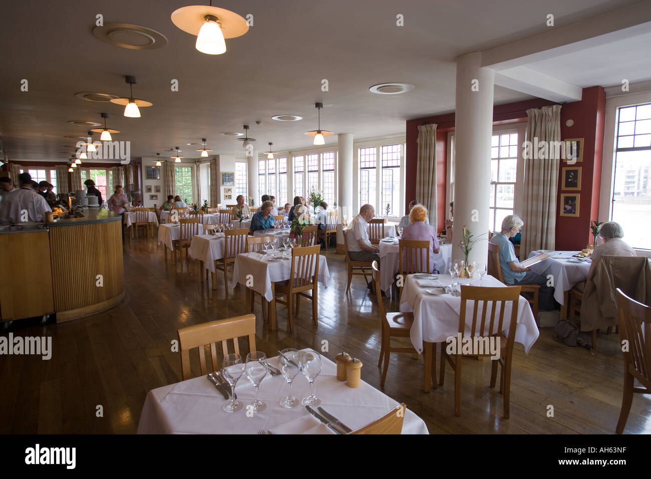The Globe Theatre Restaurant London England Stock Photo Alamy