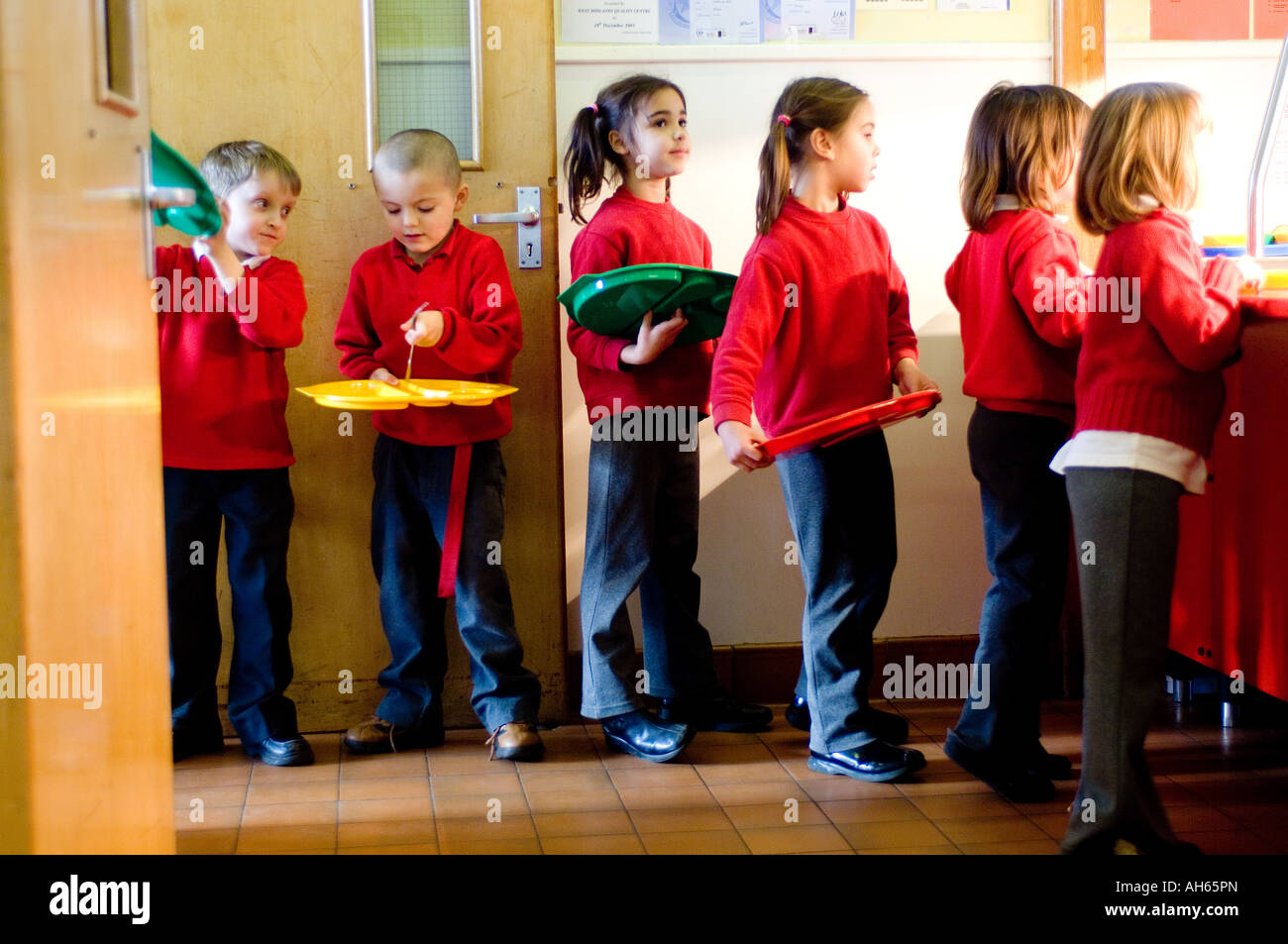 Primary school lunch hi-res stock photography and images - Alamy