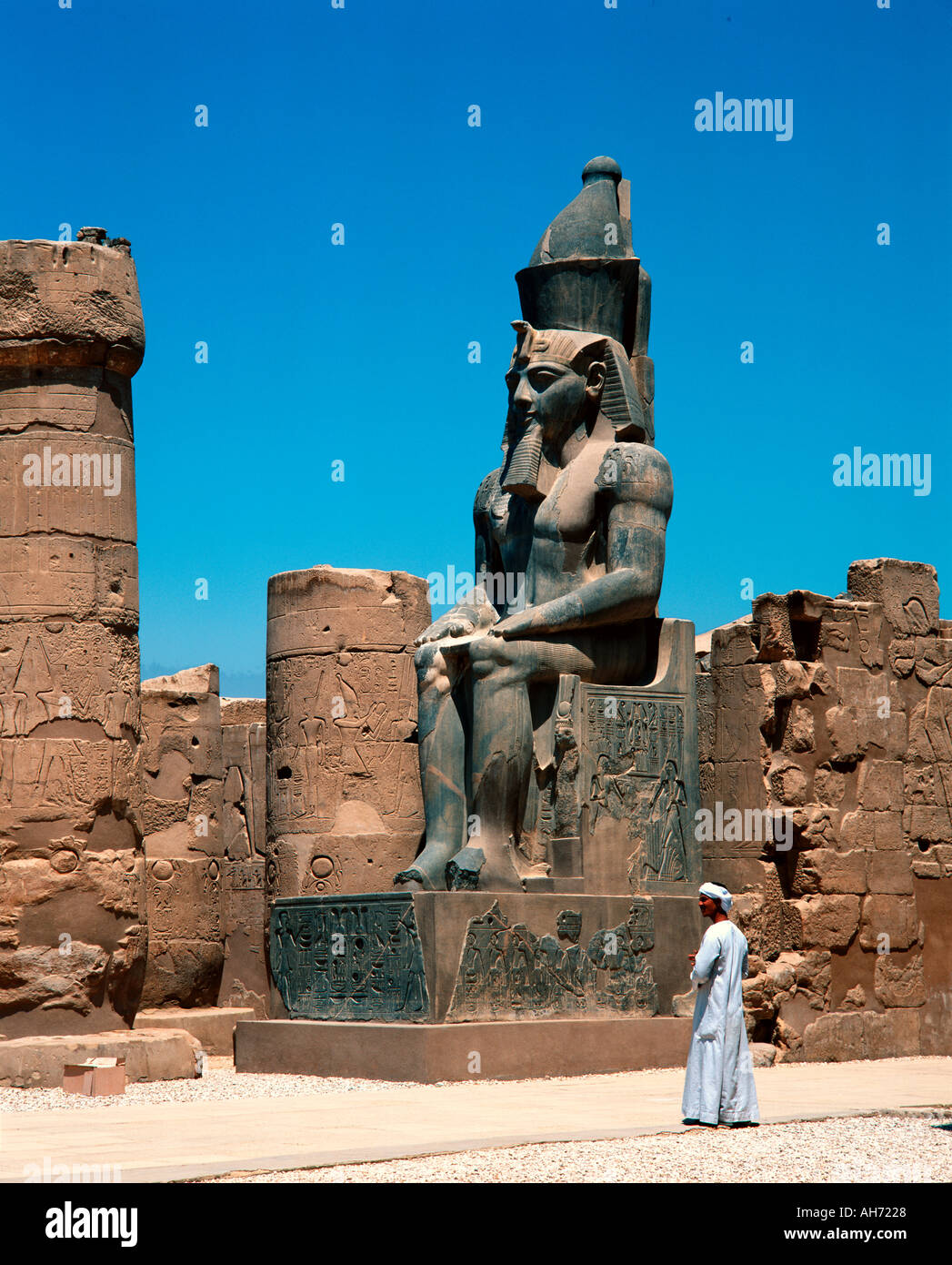 Egypt, Luxor, Luxor Temple, Statue of Ramses II Stock Photo - Alamy