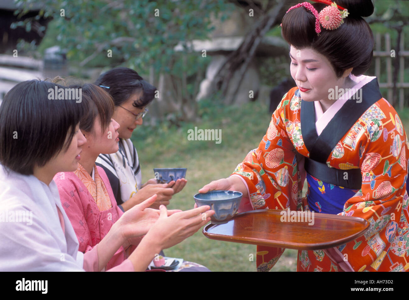 Japanese Servant Woman Hi res Stock Photography And Images Alamy japanese-servant-woman-hi-res-stock-photography-and-images-alamy