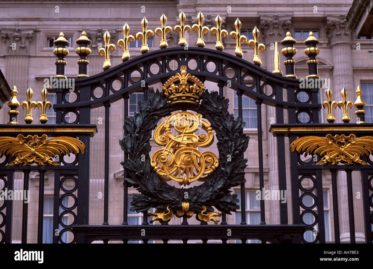 Gilded Railing Gilded Railings outside Buckingham Palace London UK Stock Photo - Alamy