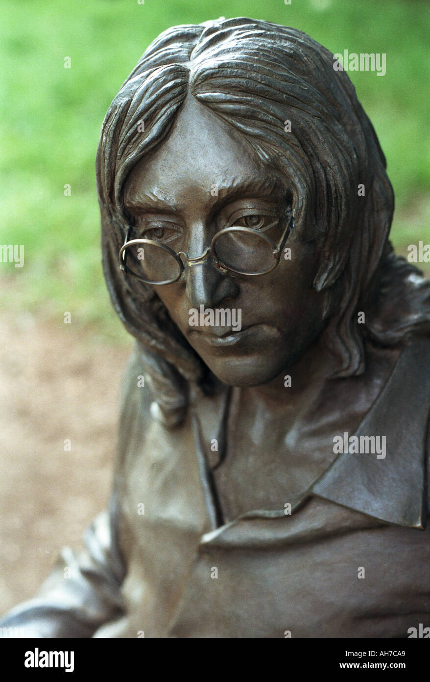 Bronze statue of John Lennon in Havana Cuba Stock Photo Alamy