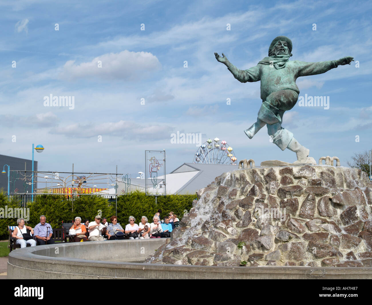 JOLLY FISHERMAN STATUE IN SKEGNESS LINCOLNSHIRE ENGLAND UK Stock Photo