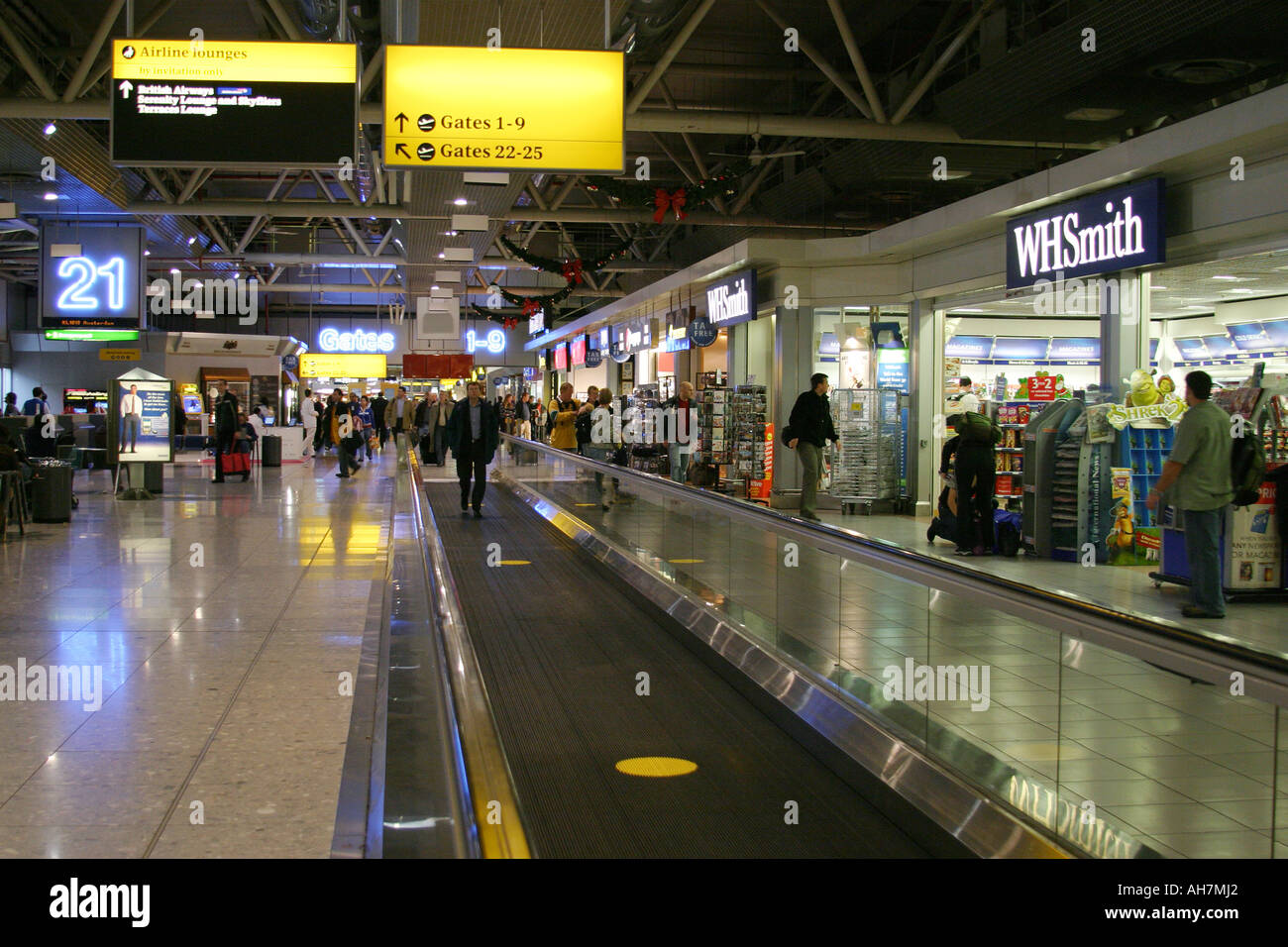 Heathrow Airport Terminal 4 London UK Stock Photo - Alamy