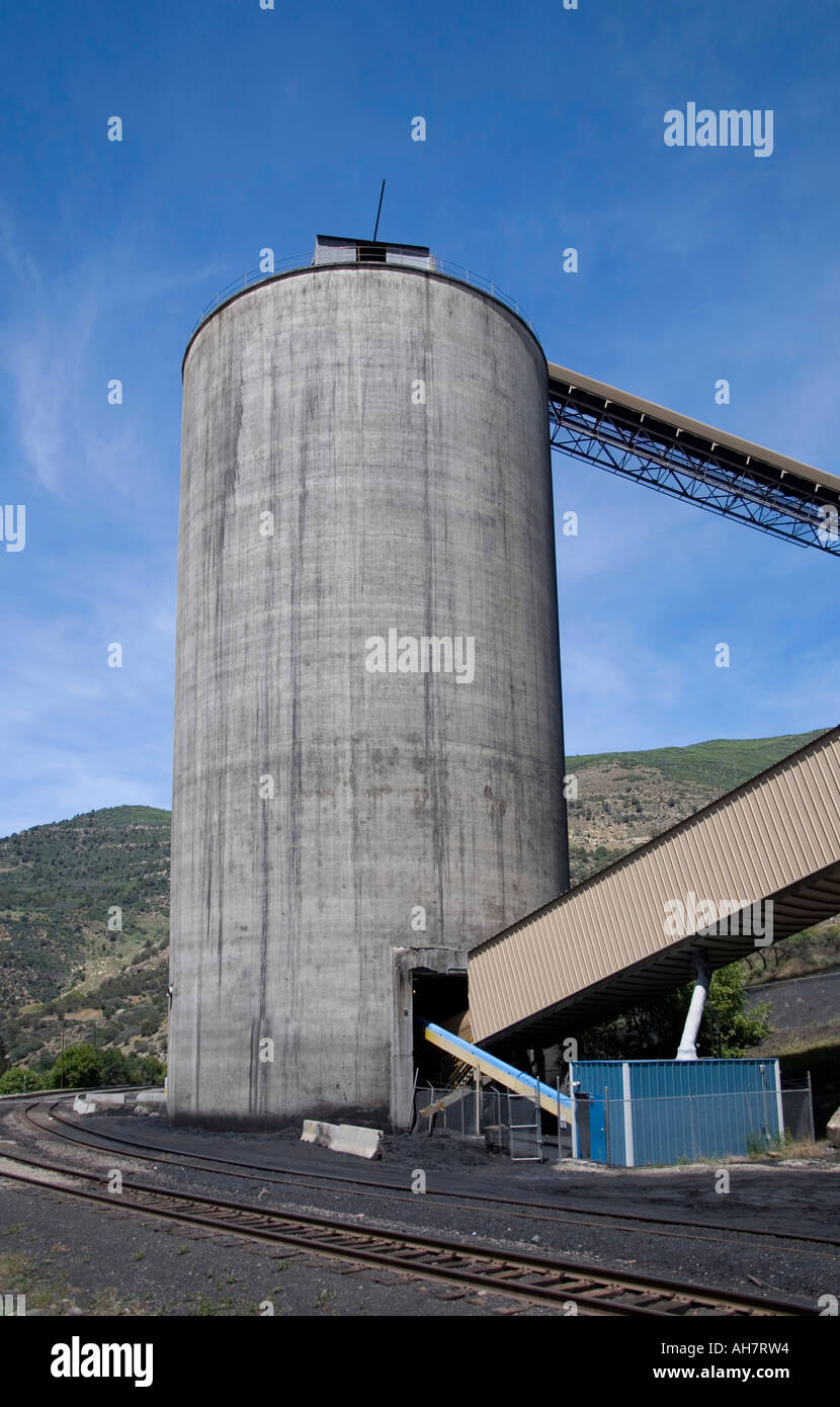 Coal silo hires stock photography and images Alamy