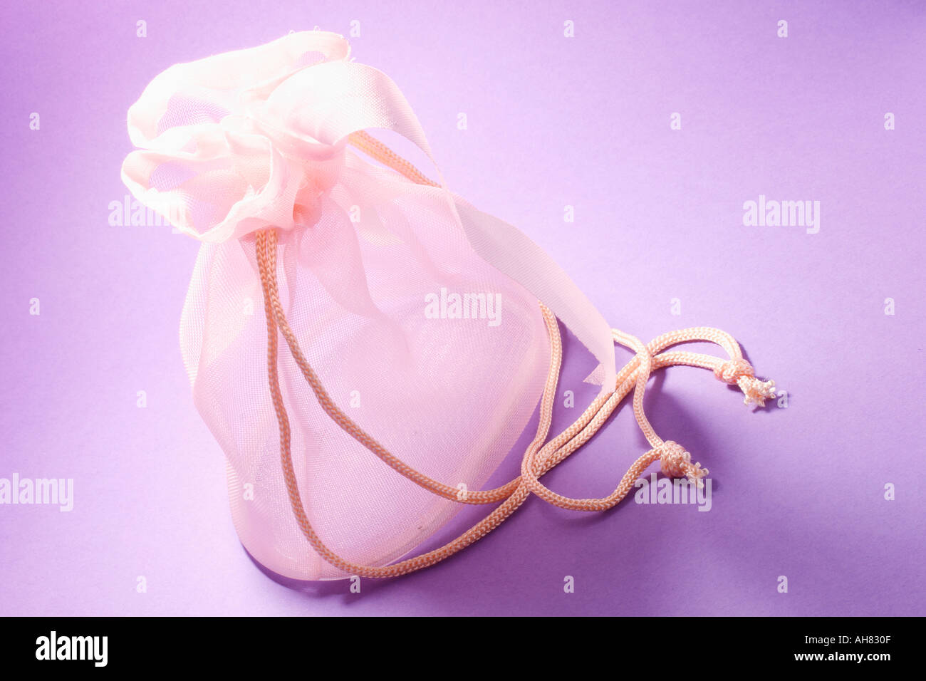 Sachet With String String purse hi-res stock photography and images - Alamy
