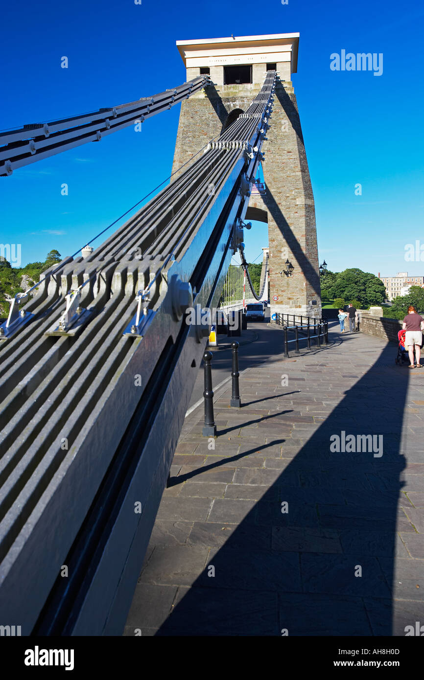 Clifton suspension bridge crossing hi-res stock photography and images ...