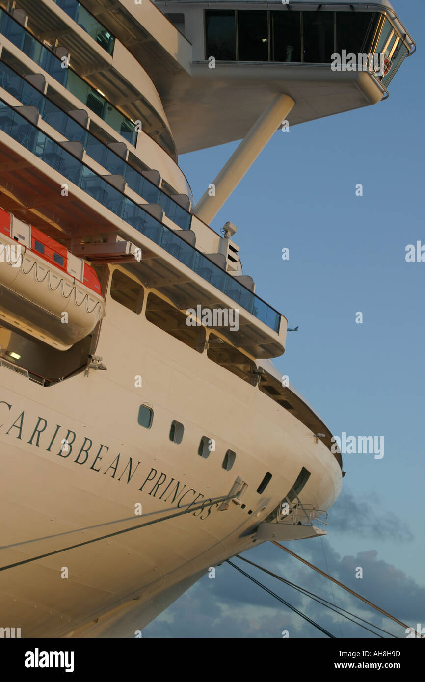 Caribbean princess cruise ship hi-res stock photography and images - Alamy
