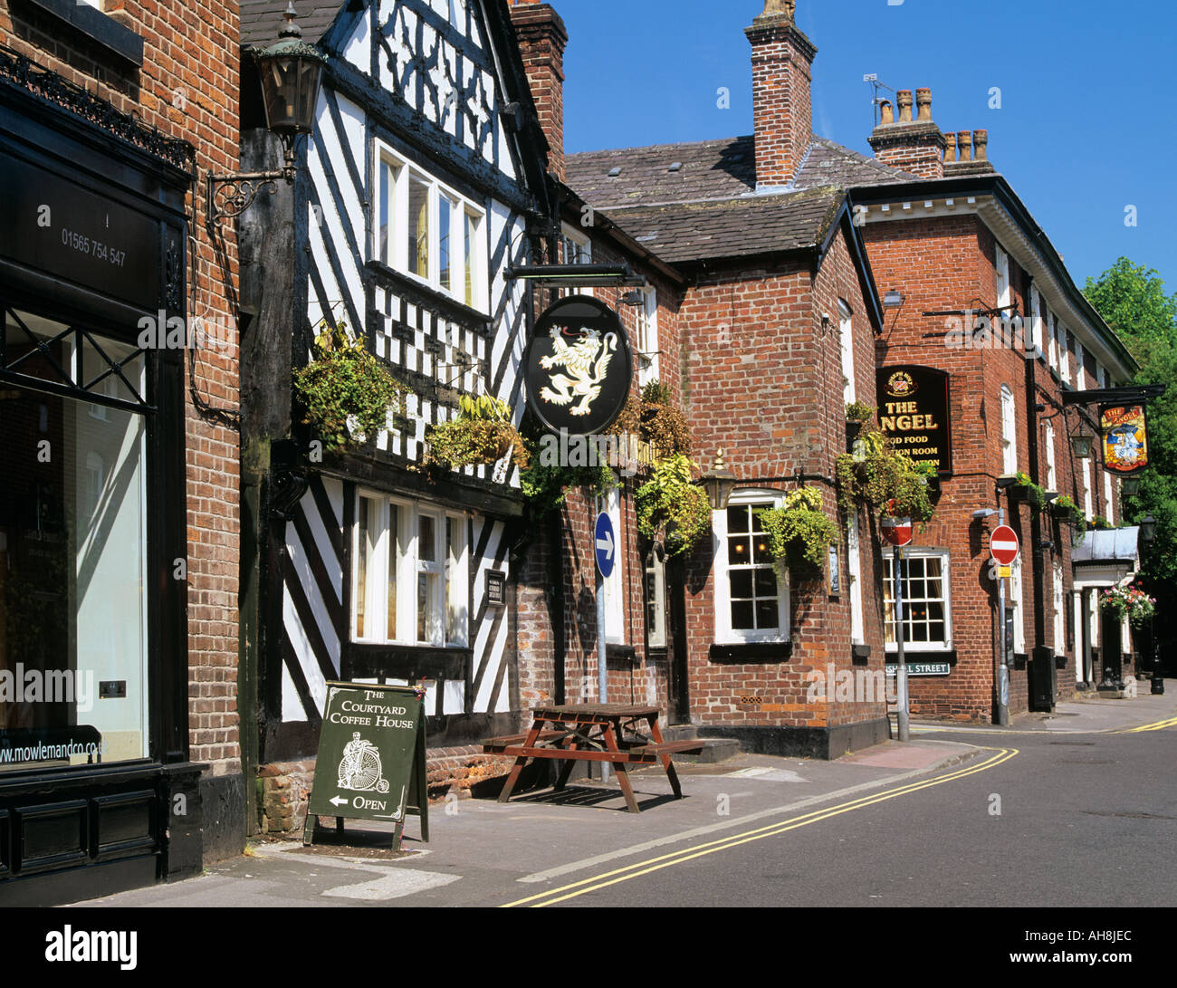 Town knutsford england black white hi-res stock photography and images -  Alamy