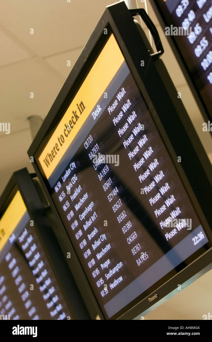 Edinburgh airport departures hires stock photography and images Alamy