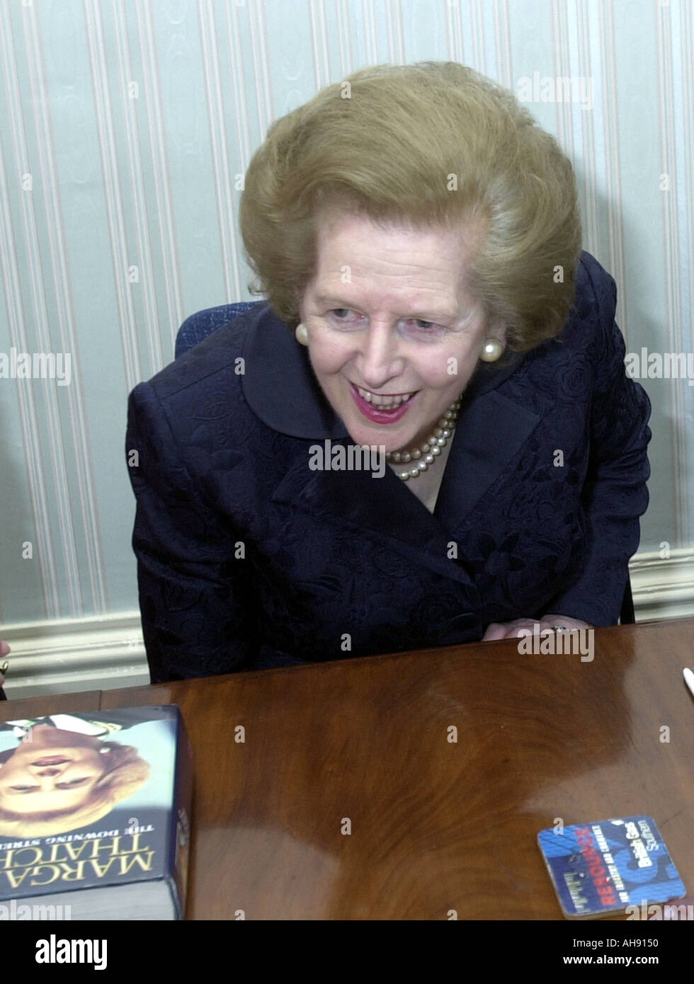 Lady Margaret Thatcher campaigns in the 2001 Election Stock Photo