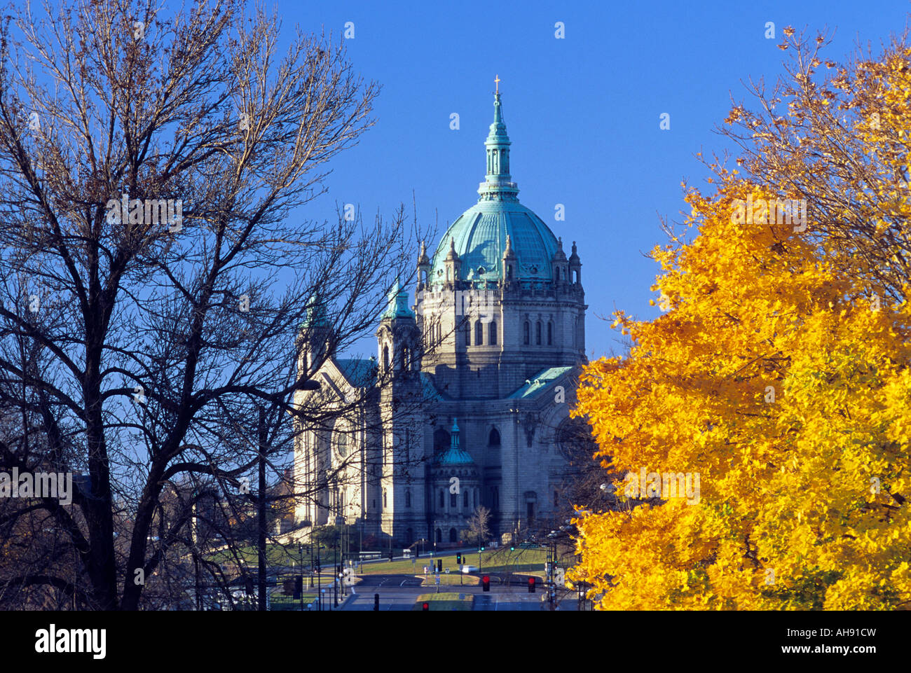 SAINT PAUL CATHEDRAL AND FALL COLORS. CATHEDRAL HILL NEIGHBORHOOD OF ST