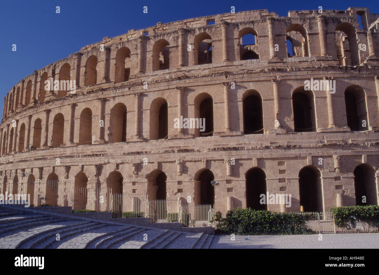 Tunisia El Jem The Ancient Roman Amphitheater Stock Photo Alamy tunisia-el-jem-the-ancient-roman-amphitheater-stock-photo-alamy