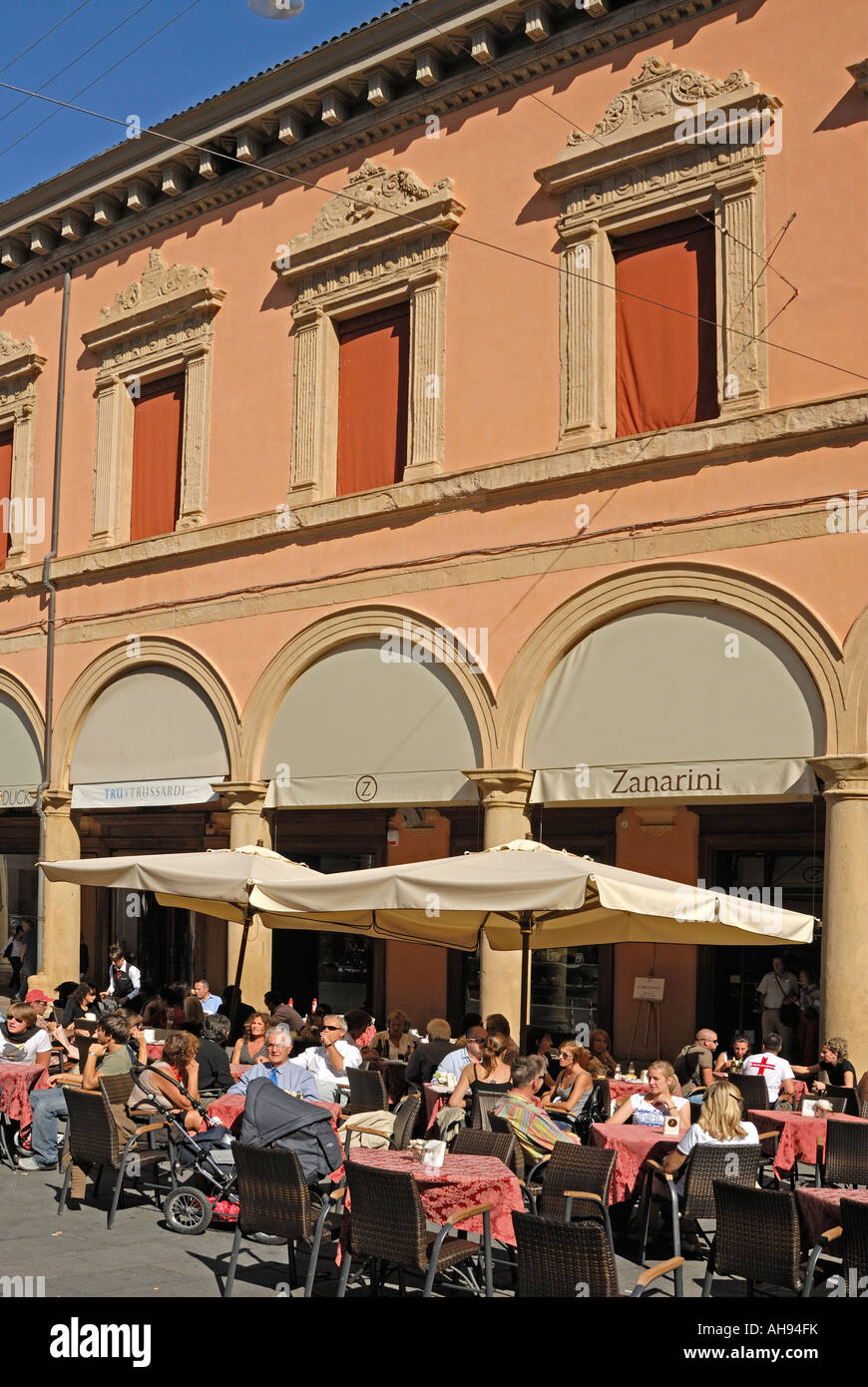 Outdoor tables Piazza Galvani, Bologna, Italy Stock Photo Alamy