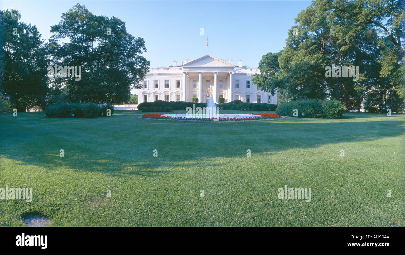 Front lawn of The White House Stock Photo Alamy