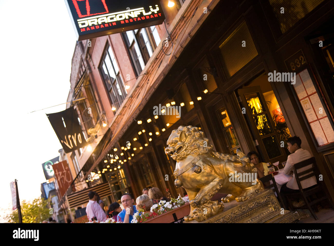 ILLINOIS Chicago Outdoor dining at Dragonfly restaurant on Randolph