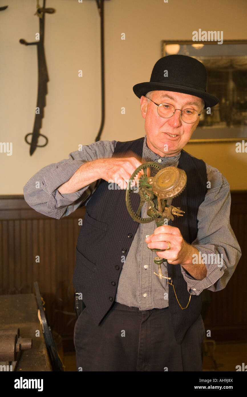 Apple peeler man costume guide hires stock photography and images Alamy