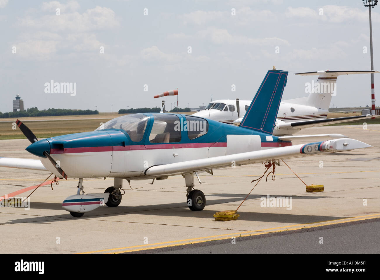 Cockpit of private jet hi-res stock photography and images - Alamy