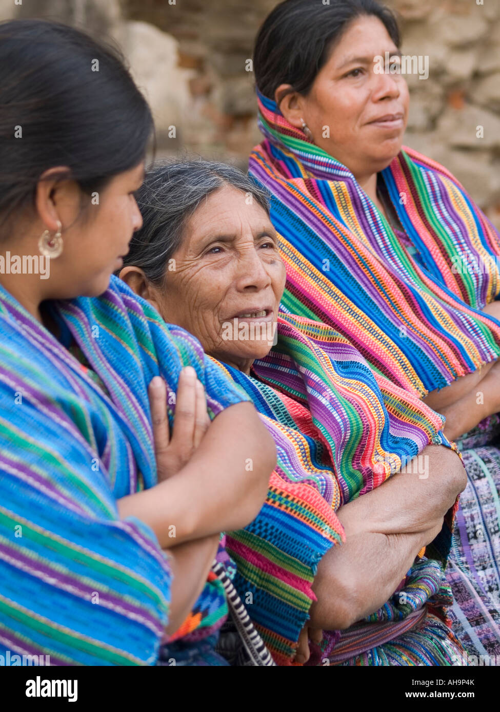 Guatemalan indigenous family in traditional clothing Stock Photo Alamy