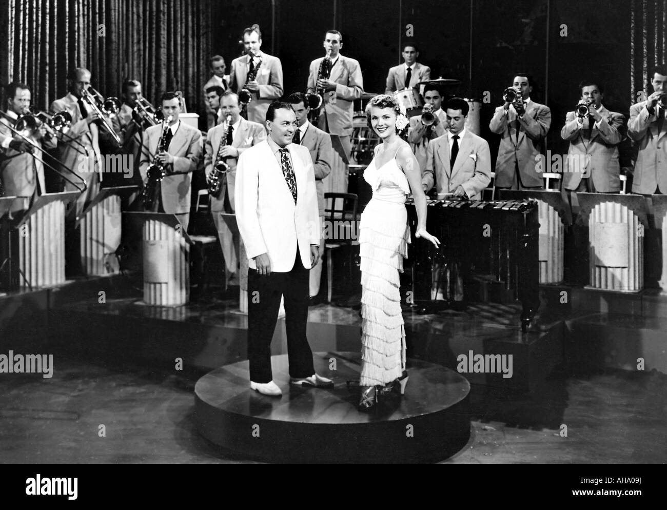 WOODY HERMAN   US bandleader with singer and actressPeggie Castle Stock Photo