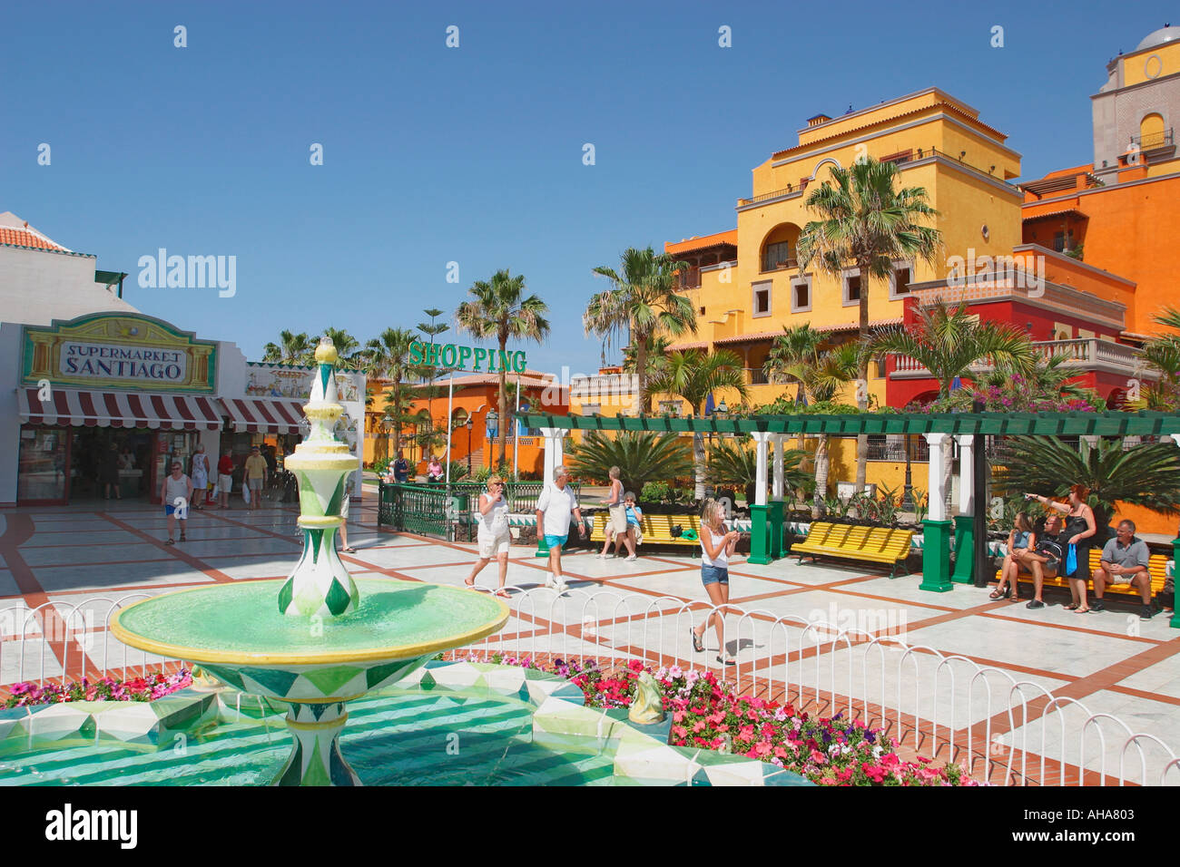 Playa de las americas shopping hi-res stock photography and images - Alamy