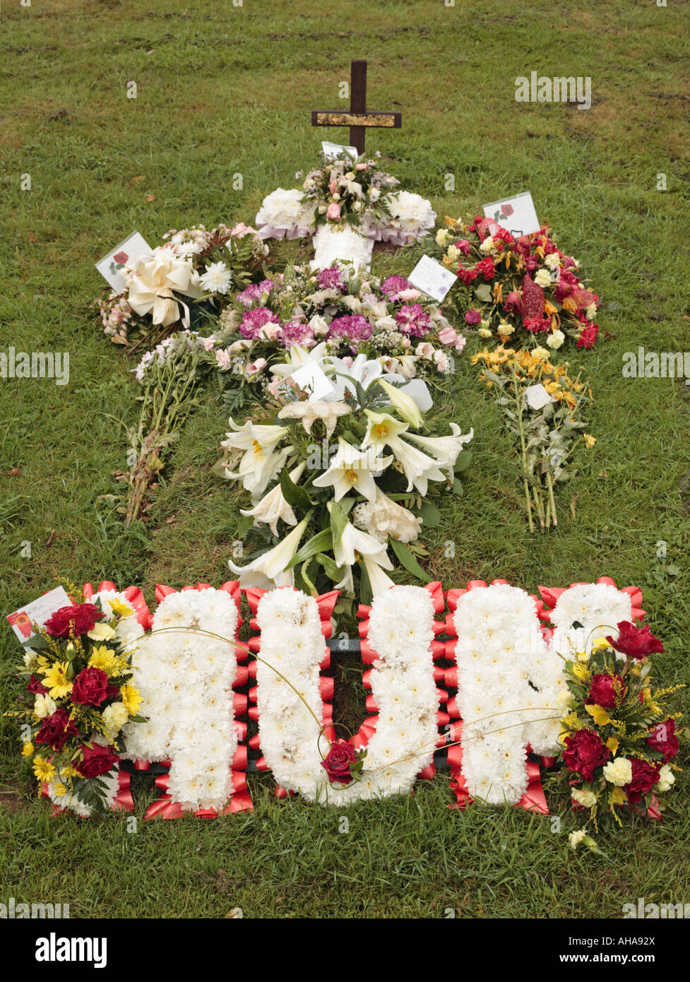 Wreath on a grave hires stock photography and images Alamy
