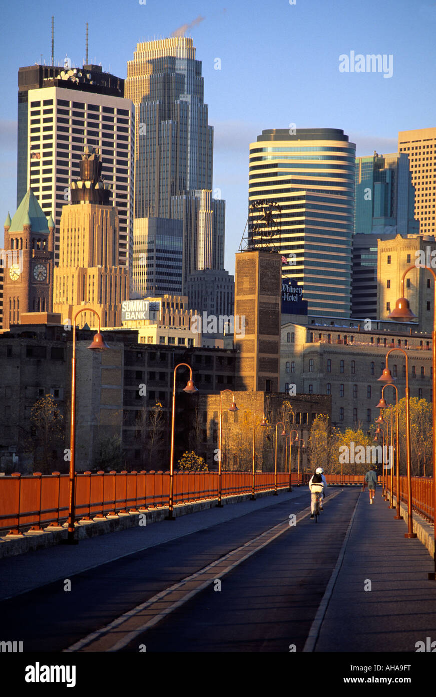 James j hill stone arch bridge hi-res stock photography and images - Alamy