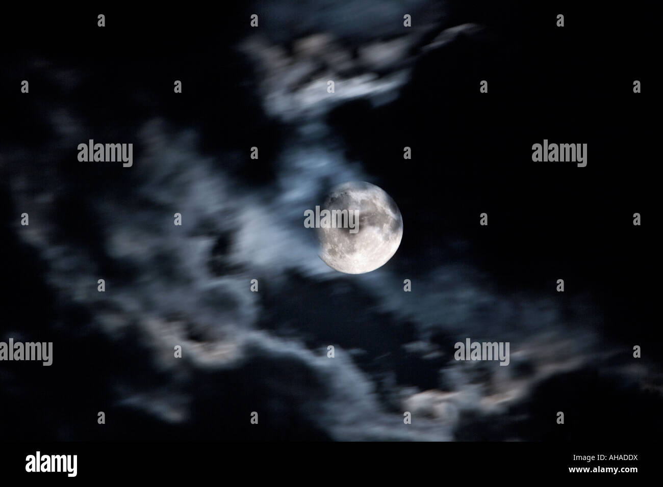 FULL MOON CLOUDY NIGHT SKY Stock Photo - Alamy