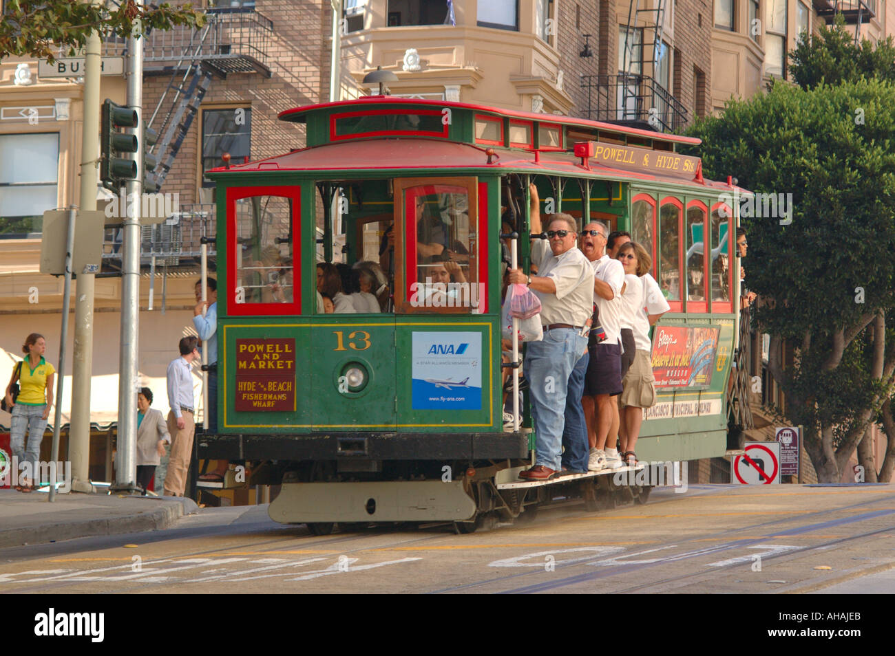 Ride in cable car hi-res stock photography and images - Alamy