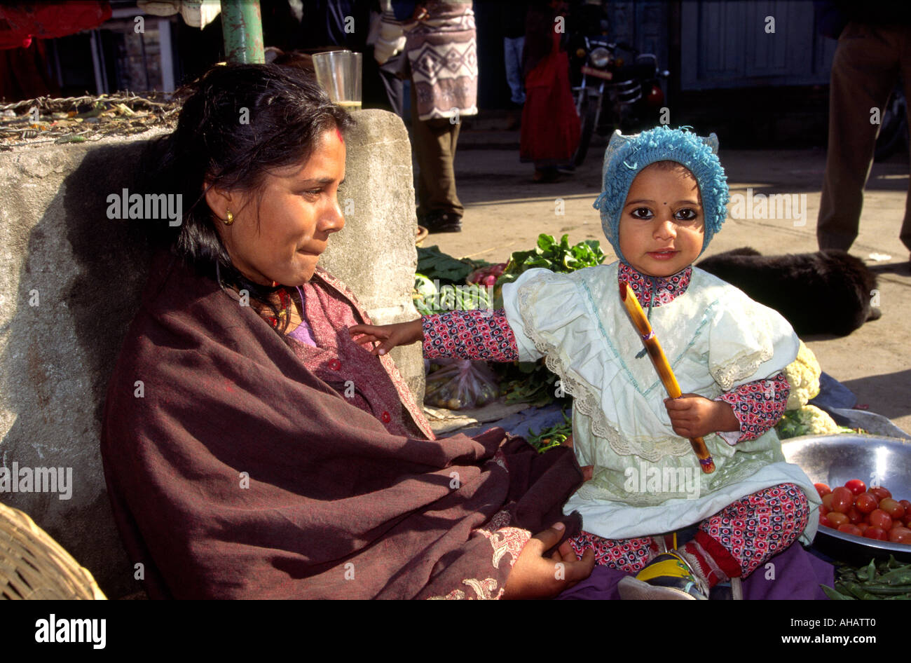 Nepal Kathmandu Mother and child with eye make up Stock Photo