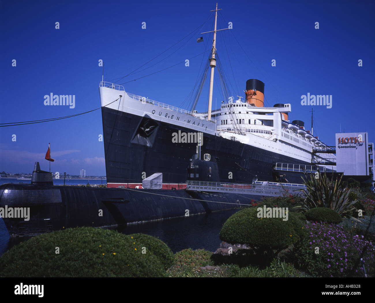 Queen Mary ocean liner and Russian Scorpion submarine Stock Photo